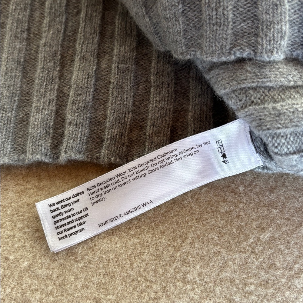 Eileen Fisher Wool and Cashmere Pullover - Picture 4 of 7